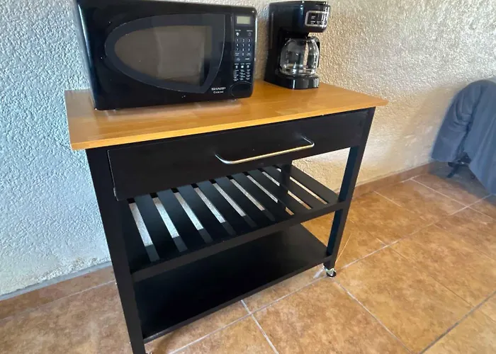 Shoreline Condo 4 Desert Oasis Free Wifi, Cool Ac