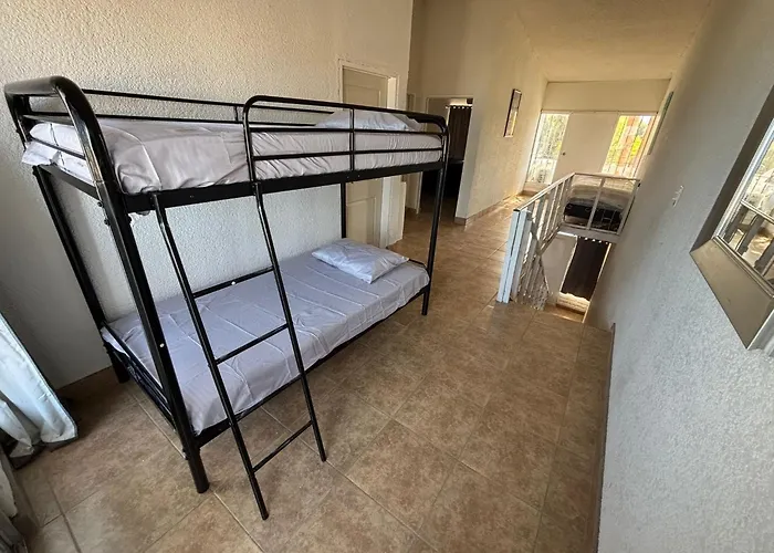 Shoreline Condo 4 Desert Oasis Free Wifi, Cool Ac