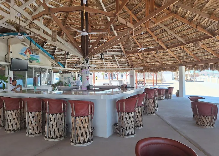6 &14 Equipped Beach House Seaside Hotel